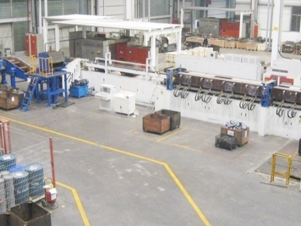 2012年(nián)投産爲三一重工(gōng)鏈軌節全自(zì)動生(shēng)産線配套的加熱(rè)爐