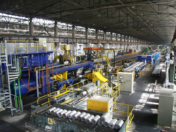 45MN反向擠壓機(jī)配套的工(gōng)頻感應加熱(rè)爐